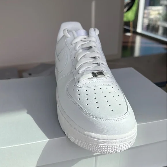 Brand new never been worn NIKE AIR FORCE 1’S MEN SIZE’s 9-10-11